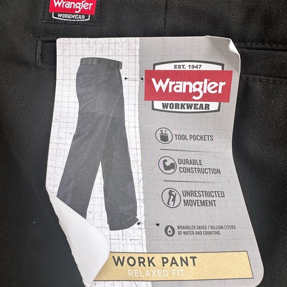 Wrangler men's black work pants size 44 x 32 - Picture 1 of 11
